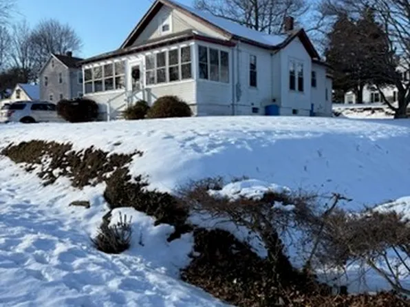 9 Ryan Ave, Ipswich, MA 01938