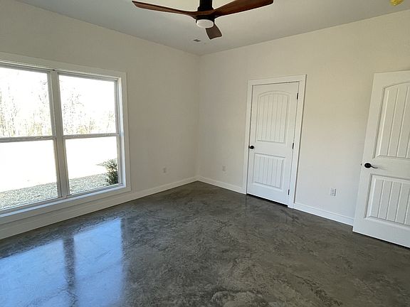 4th image of 235 Dougherty St