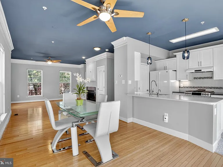 110 Elmcroft Blvd — Photo 10
