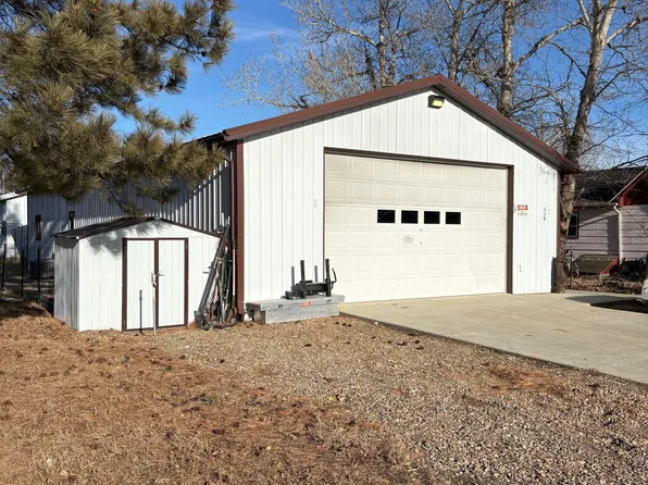 318 W Jackson Ave, Chester, MT 59522