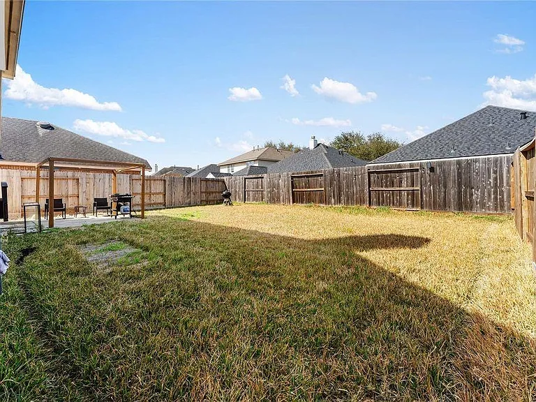 19106 Spring Meadows Ln — Photo 23