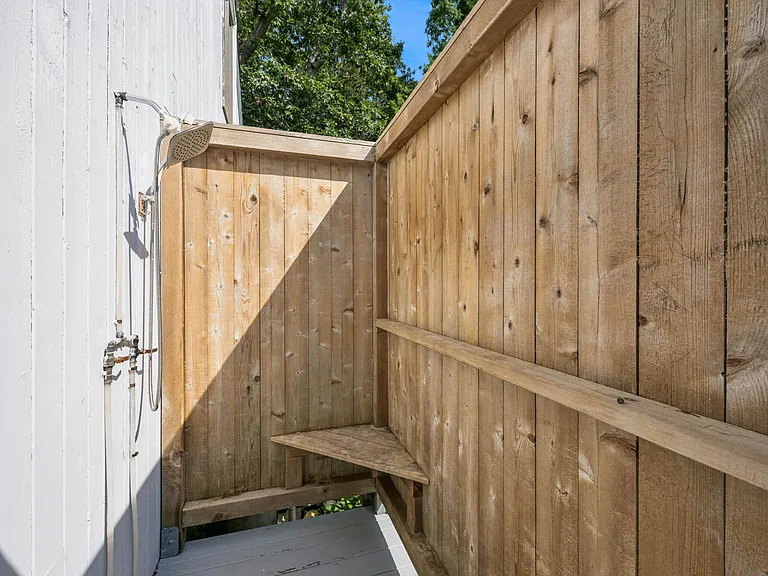 16 Argyle Ln — Photo 24