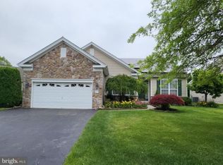 15 Fitzgerald Ln, Columbus, NJ 08022