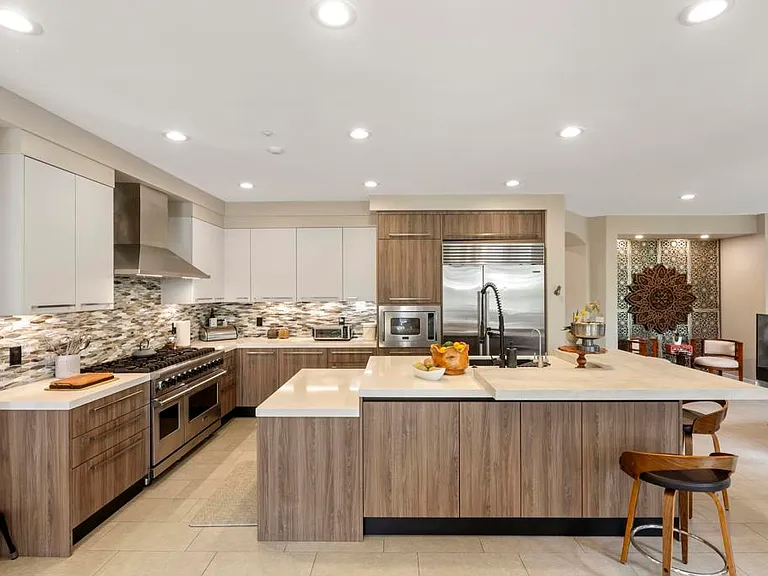 6805 Farms View Ct — Photo 12