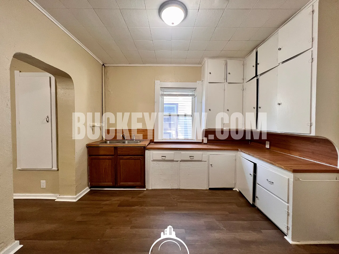 2 Bedroom House — Photo 4