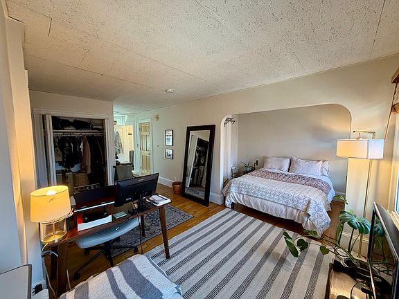 2nd image of 32 Irving St APT 4