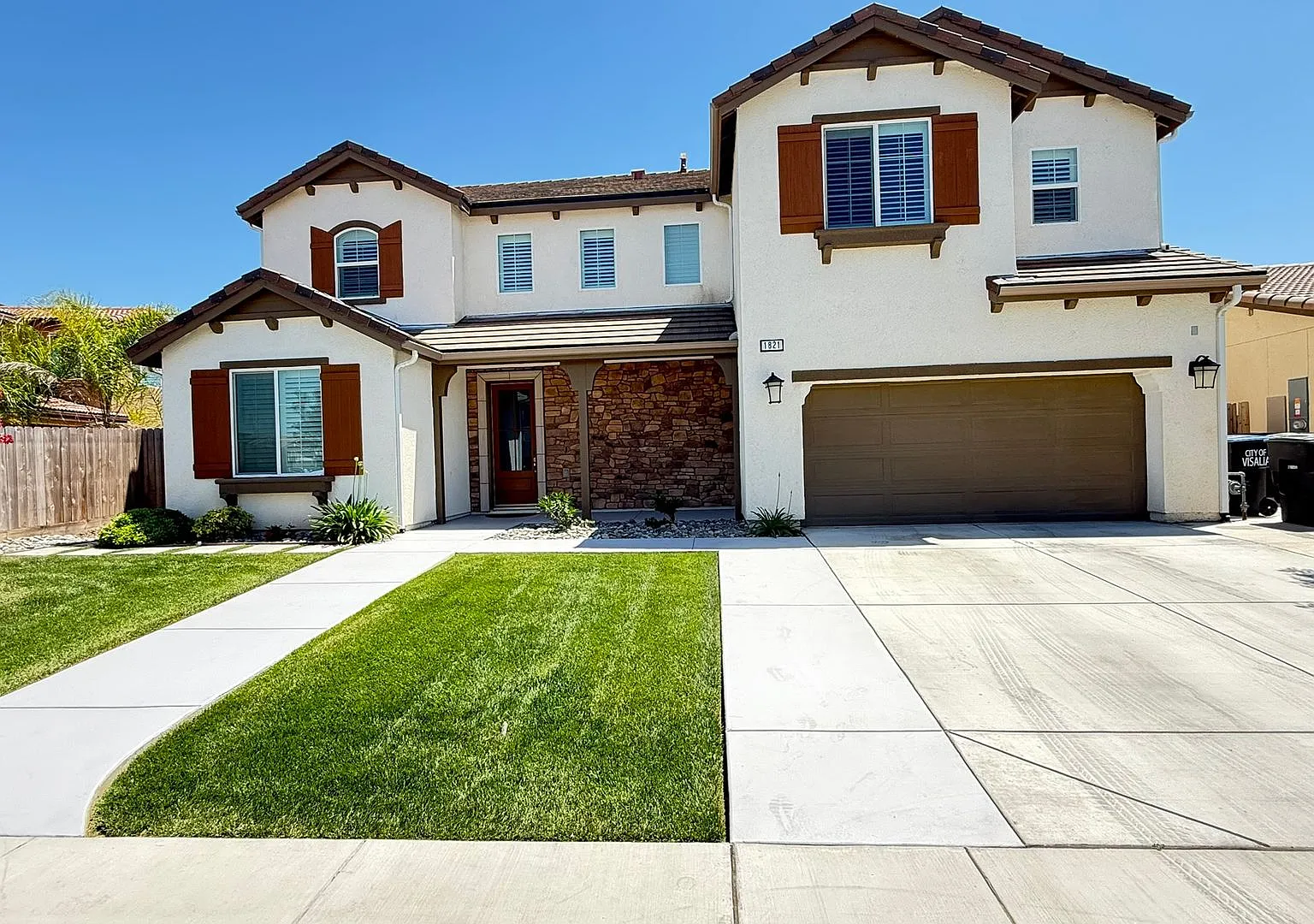 Beautiful Home for rent in Shannon Ranch in Visalia! — Photo 1