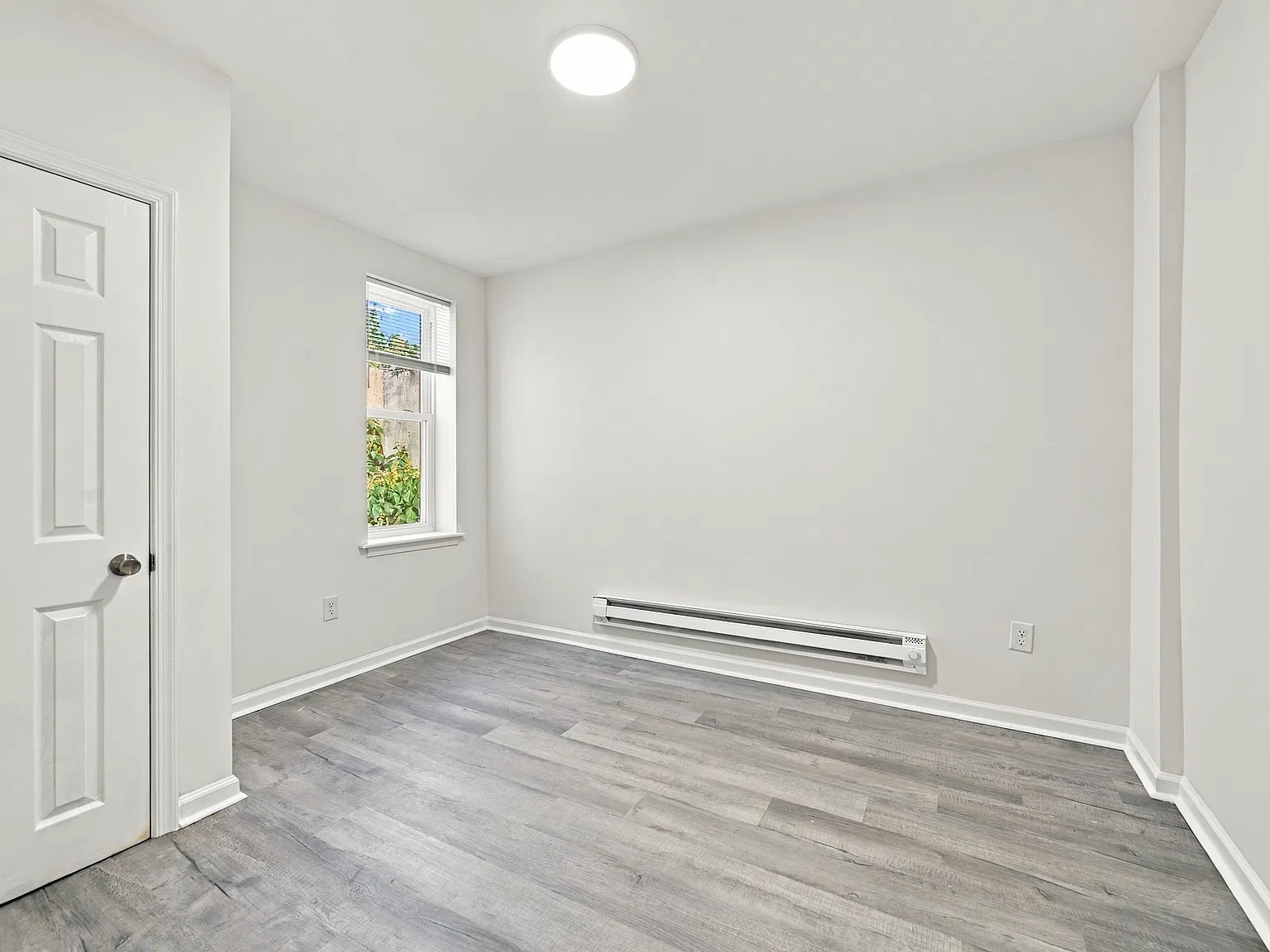 7 bed, 2.5 bath, 2067 sqft, $2,950 — Photo 3