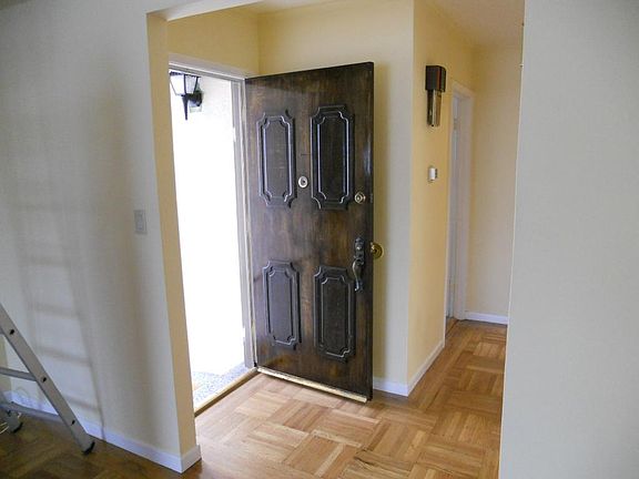 2nd image of 1575 Eucalyptus Dr