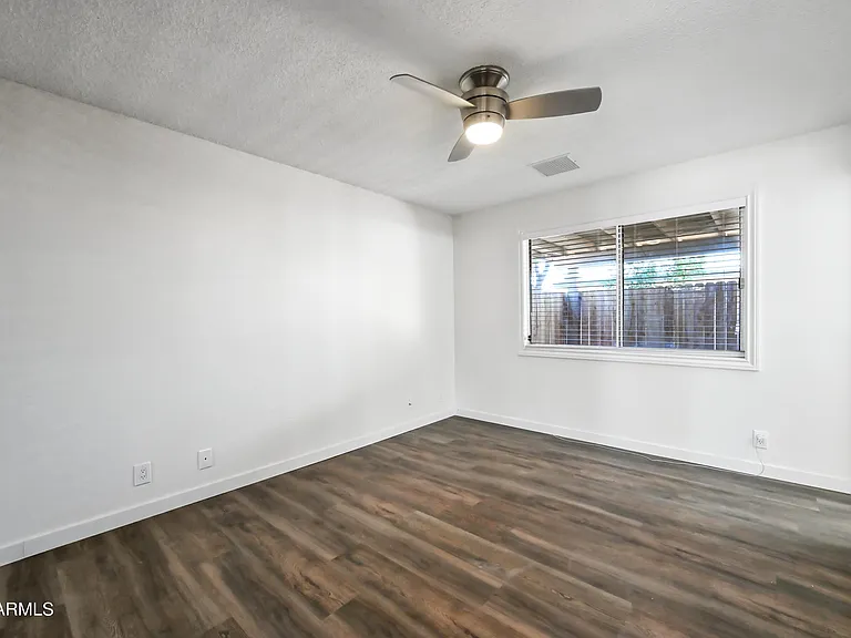 5833 W John Cabot Rd — Photo 23