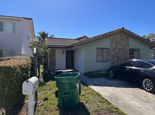 10606 SW 69th Ter, Miami, FL 33173