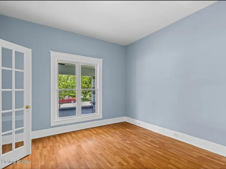 2220 W Oak St — Photo 11