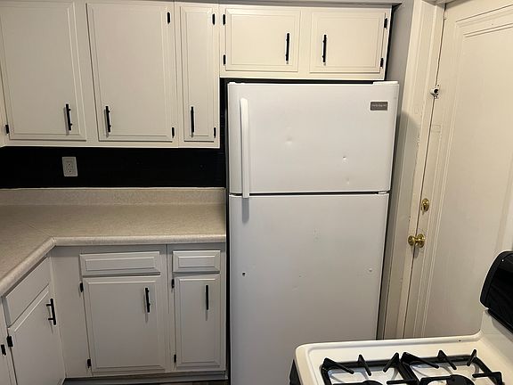 5th image of 1919 Kensington Rd #1