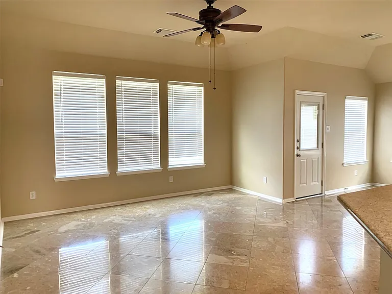 2822 Chalet Knolls Ln — Photo 6