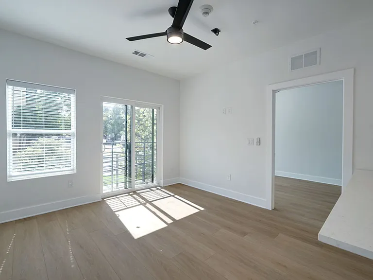 3000 Duval St #105 — Photo 11