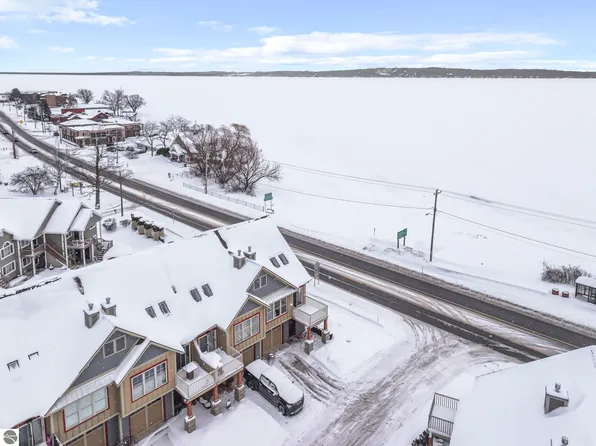 13800 W Bay Shore Dr #1, Traverse City, MI 49684
