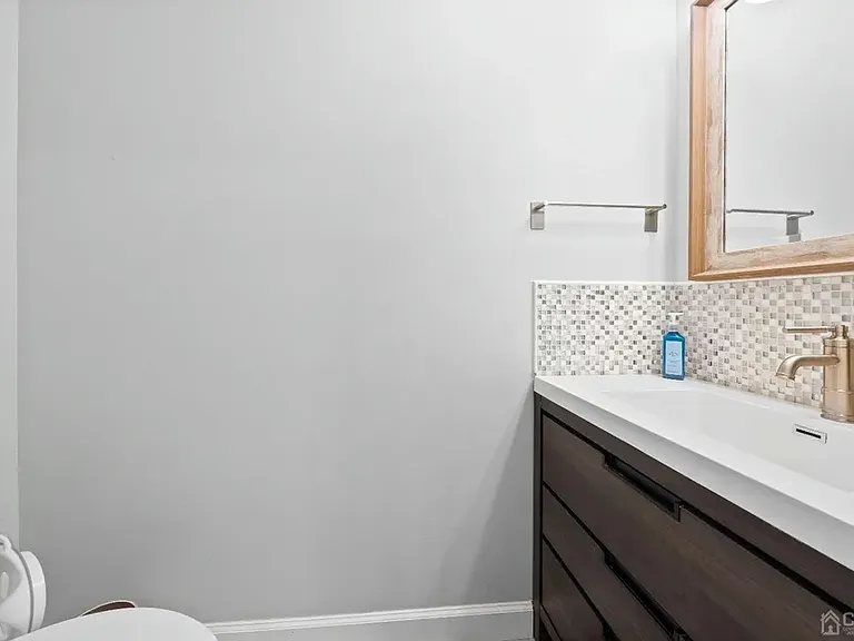427 Gambocz Ct — Photo 6