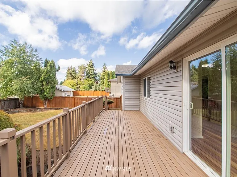 4401 NE 24th St — Photo 39