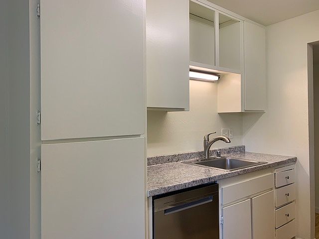 1st image of 276 Tradewinds Dr APT 3
