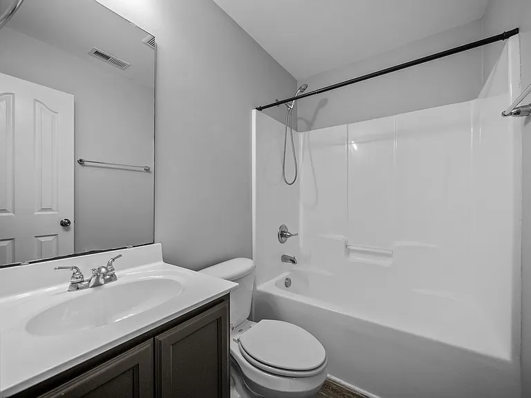 312 Reid Ct N — Photo 14