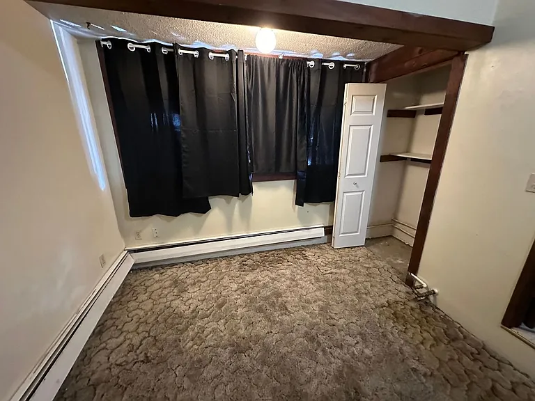 1316 Summers Ln — Photo 7