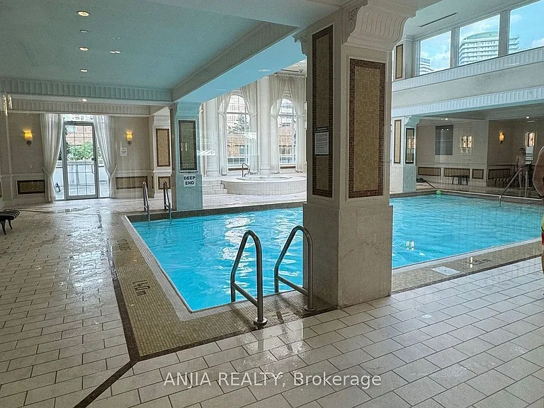 25 Greenview Ave #721 — Photo 9