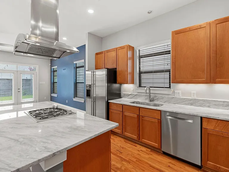 1410 Knox St — Photo 16