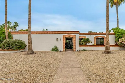 102 W Echo Ln Photo 1