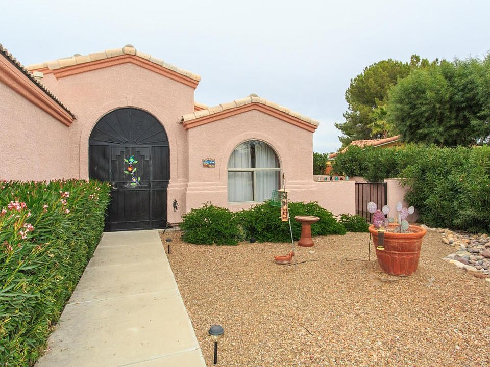 1st image of 411 E Placita Del Venado
