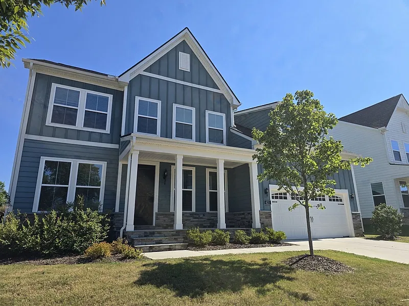 421 Hawkeye Dr