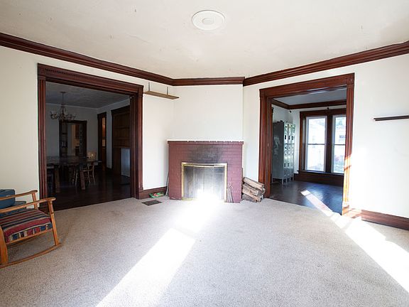 5th image of 469 Elmwood Ct