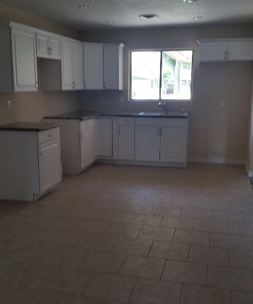 4th image of 3849 Drexel Ave