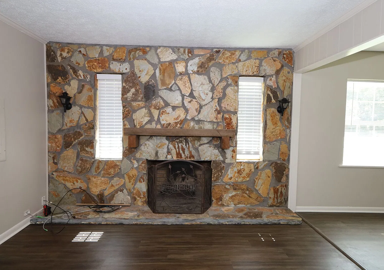 307 E Stanfill Street — Photo 4