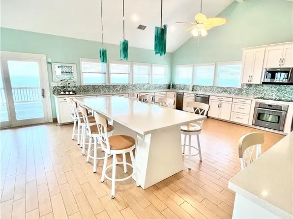 289 County Road 307 N, Port Lavaca, TX 77979