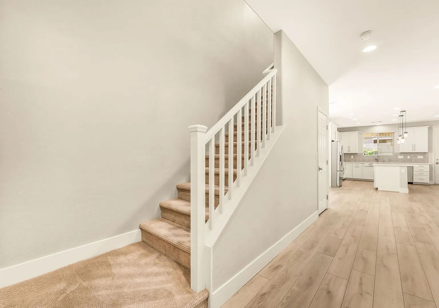 Stylish Cul-de-Sac Home with Spacious Loft & Covered Patio! — Photo 3
