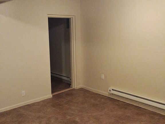 3rd image of 1841 Mohegan Ave #Gf