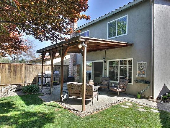 5th image of 595 Guerra Dr