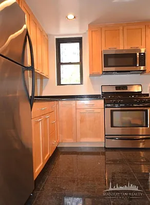 Rented by Manhattan Realty Group | media 17