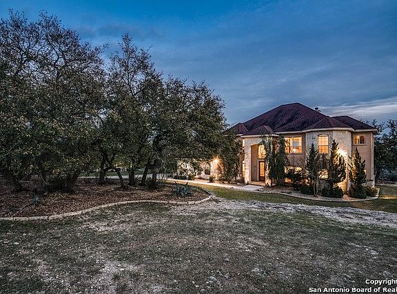 3rd image of 113 Comal Crst