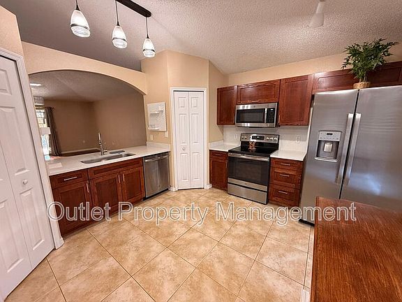 3rd image of 1437 Dandelion Dr