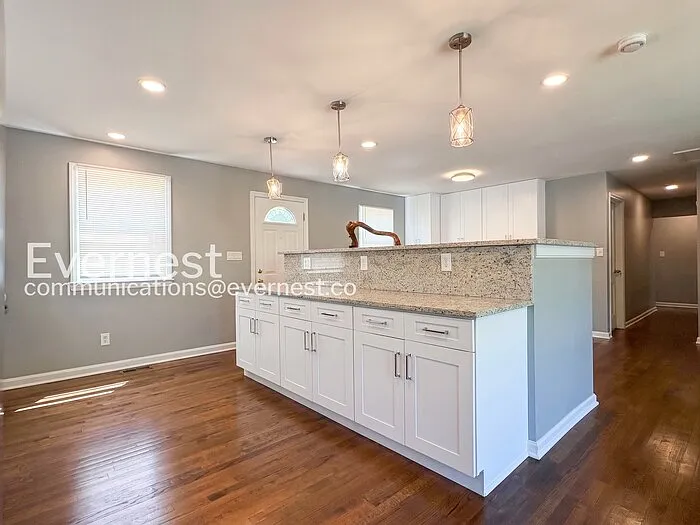 6 bed, 3.0 bath, 2350 sqft, $3,495 — Photo 4