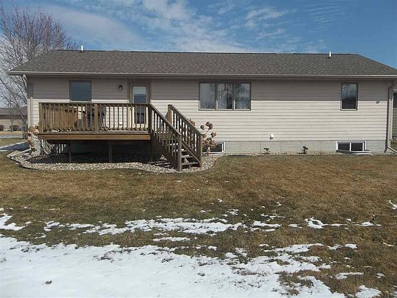 2nd image of 3211 Mulligan Dr