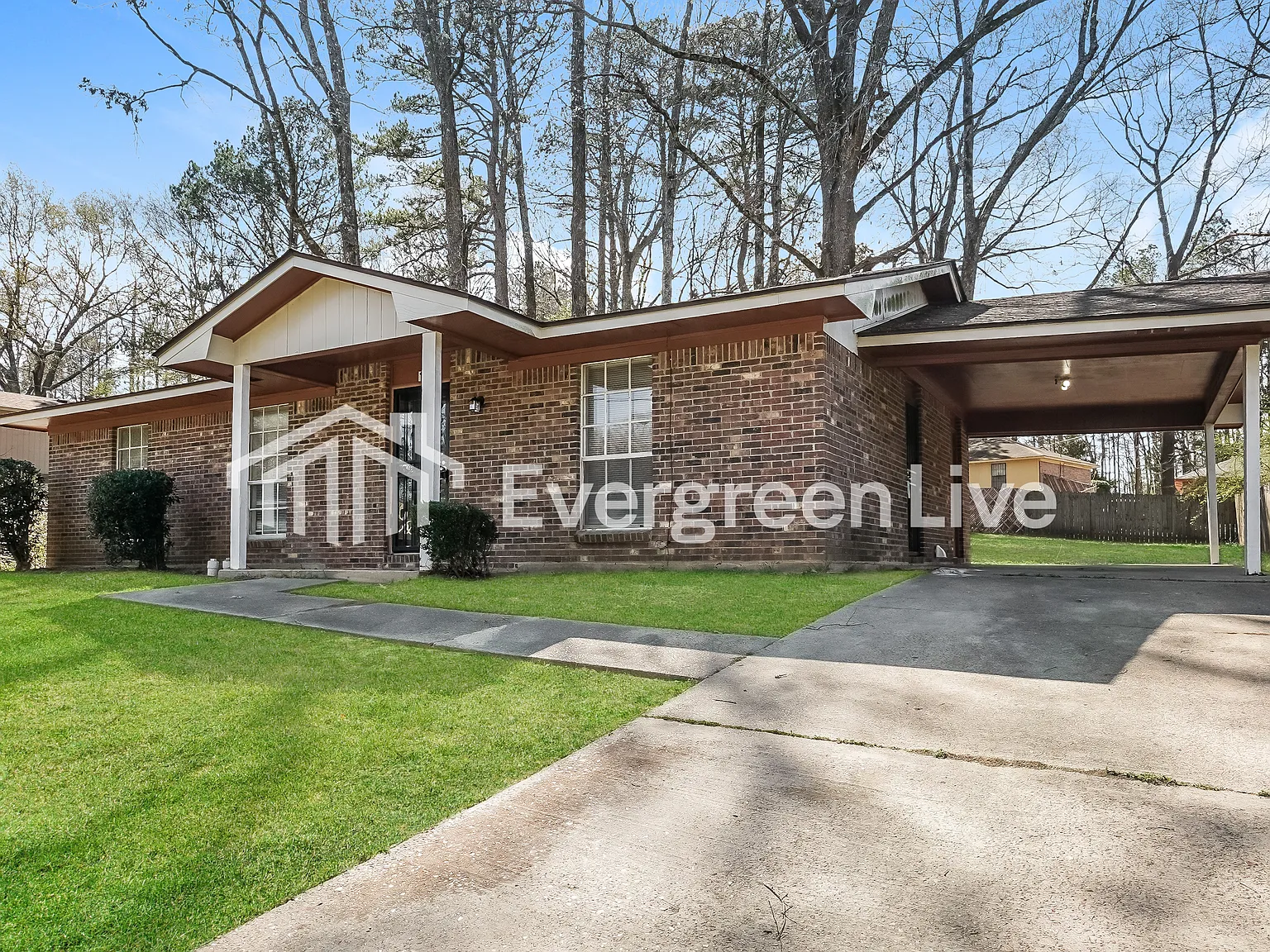 3 bed, 1.0 bath, 1131 sqft, $1,345 — Photo 1