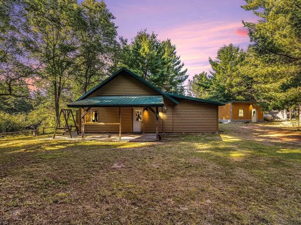 9761 S Parrot Cir, Fife Lake, MI 49633
