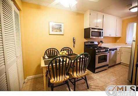 5th image of 3649 Louisiana St #106