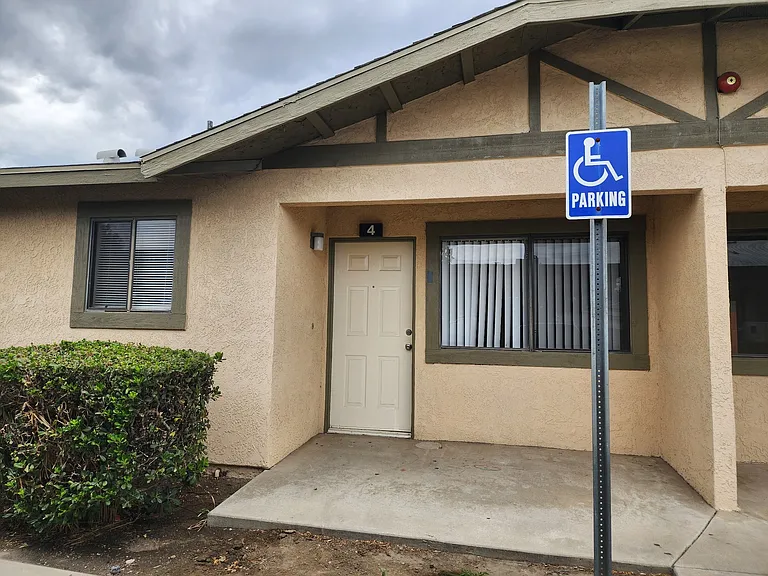 16824 Holly Dr #8 — Photo 3