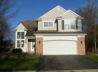 27 S London Ct, South Elgin, IL