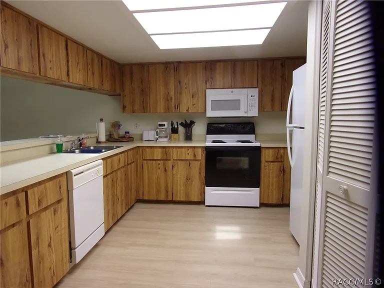 876 Pritchard Island Rd — Photo 10