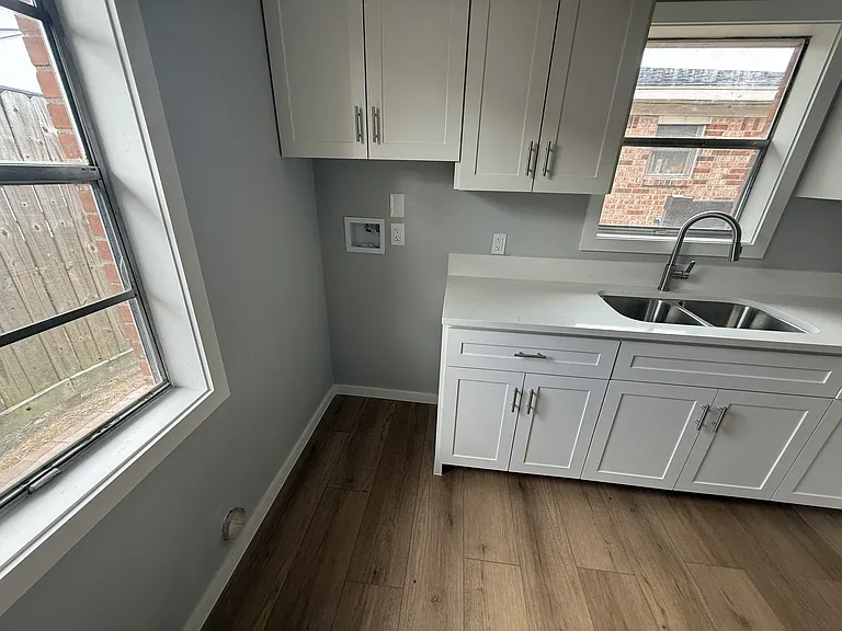 4204 Wipprecht St — Photo 6