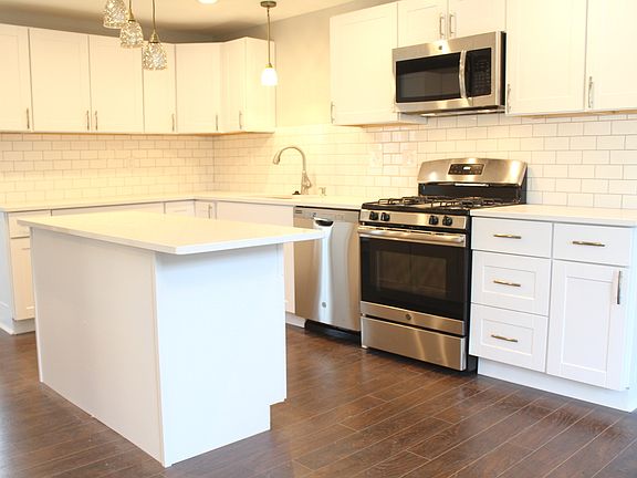2nd image of 8832 Dewey Ln